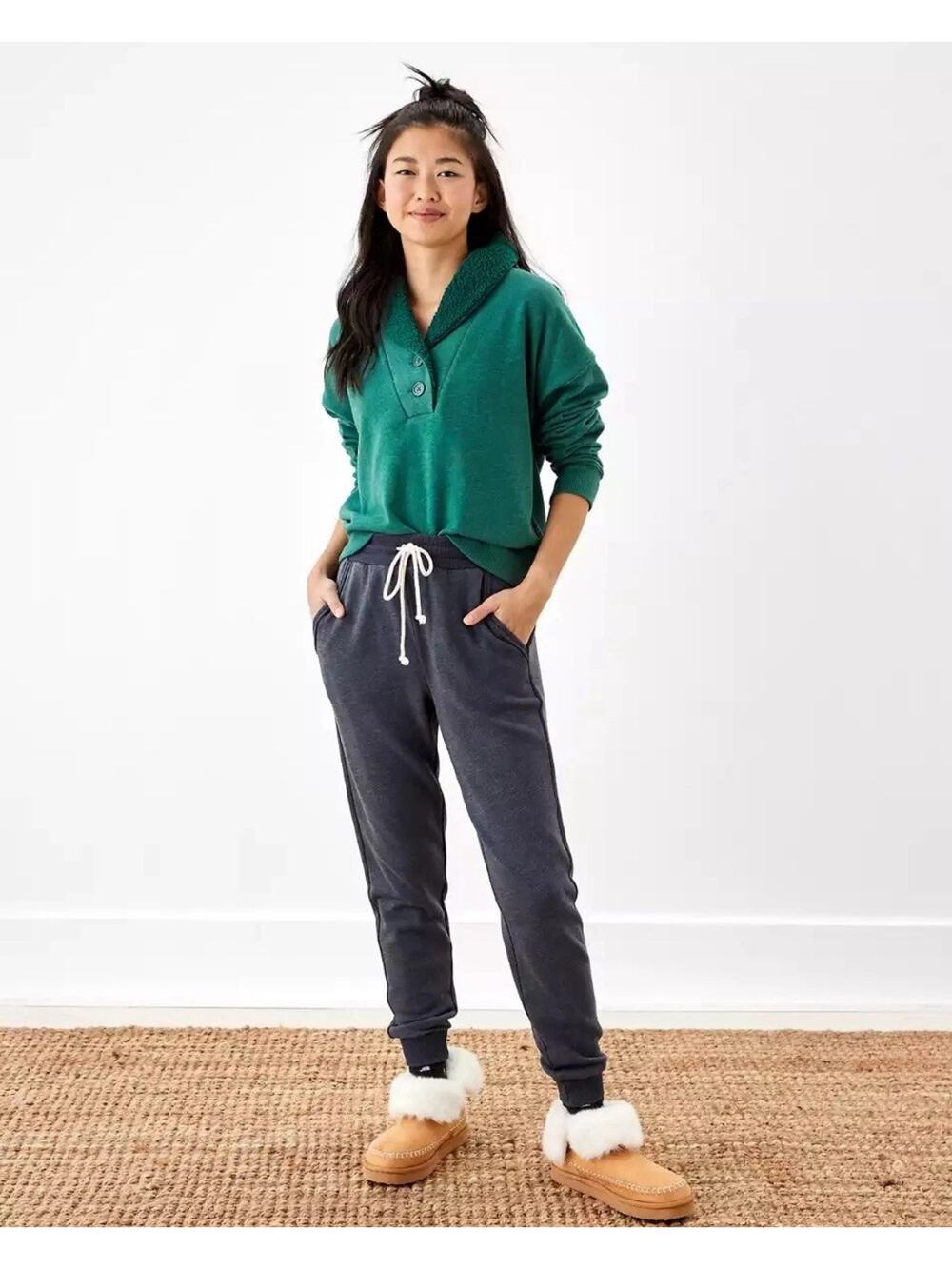 American Eagle Women’s Sweatshirt Sherpa Collared Henley Green Size Medium